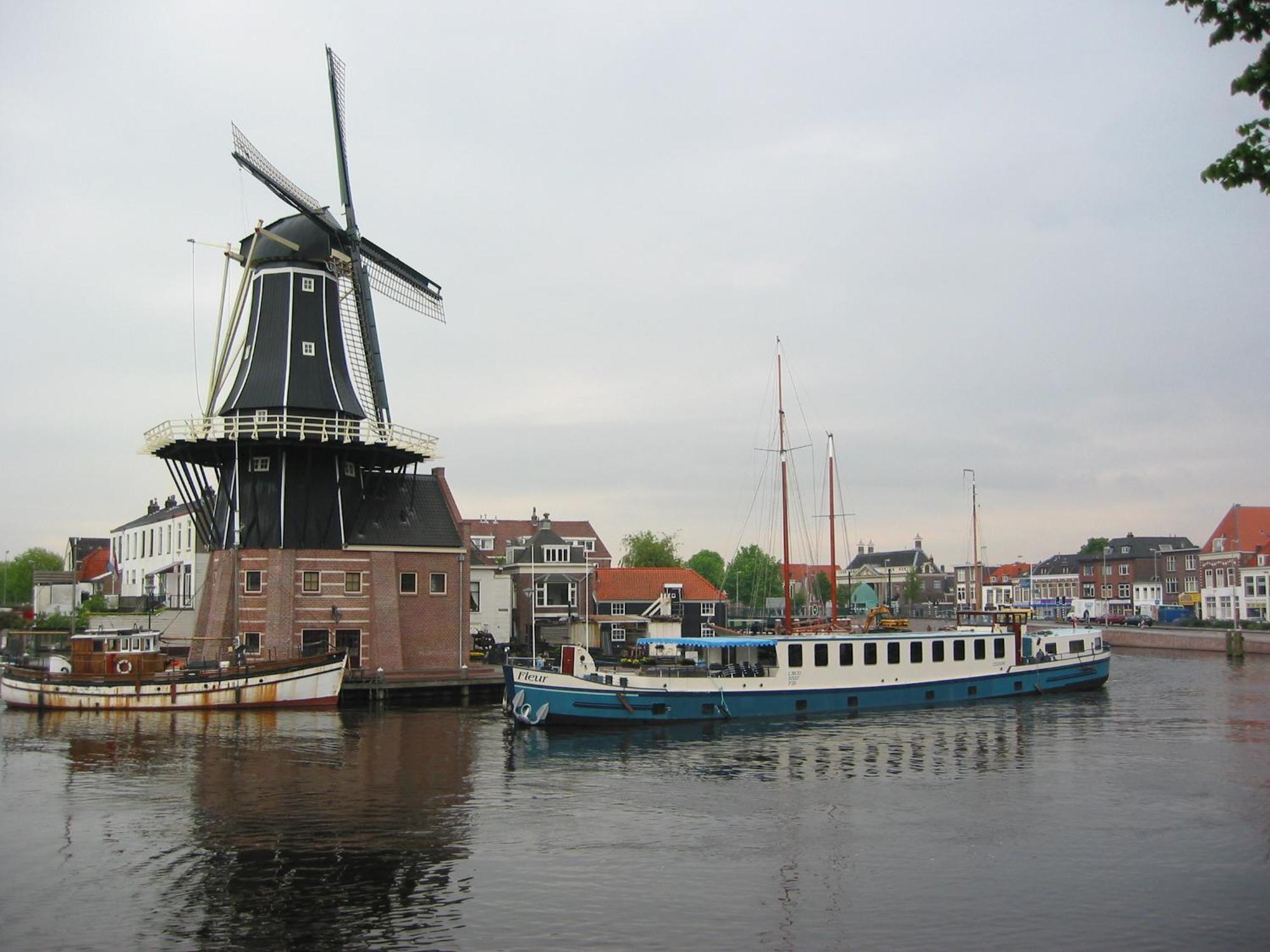 Hotelboat Fleur Amsterdam Exterior photo