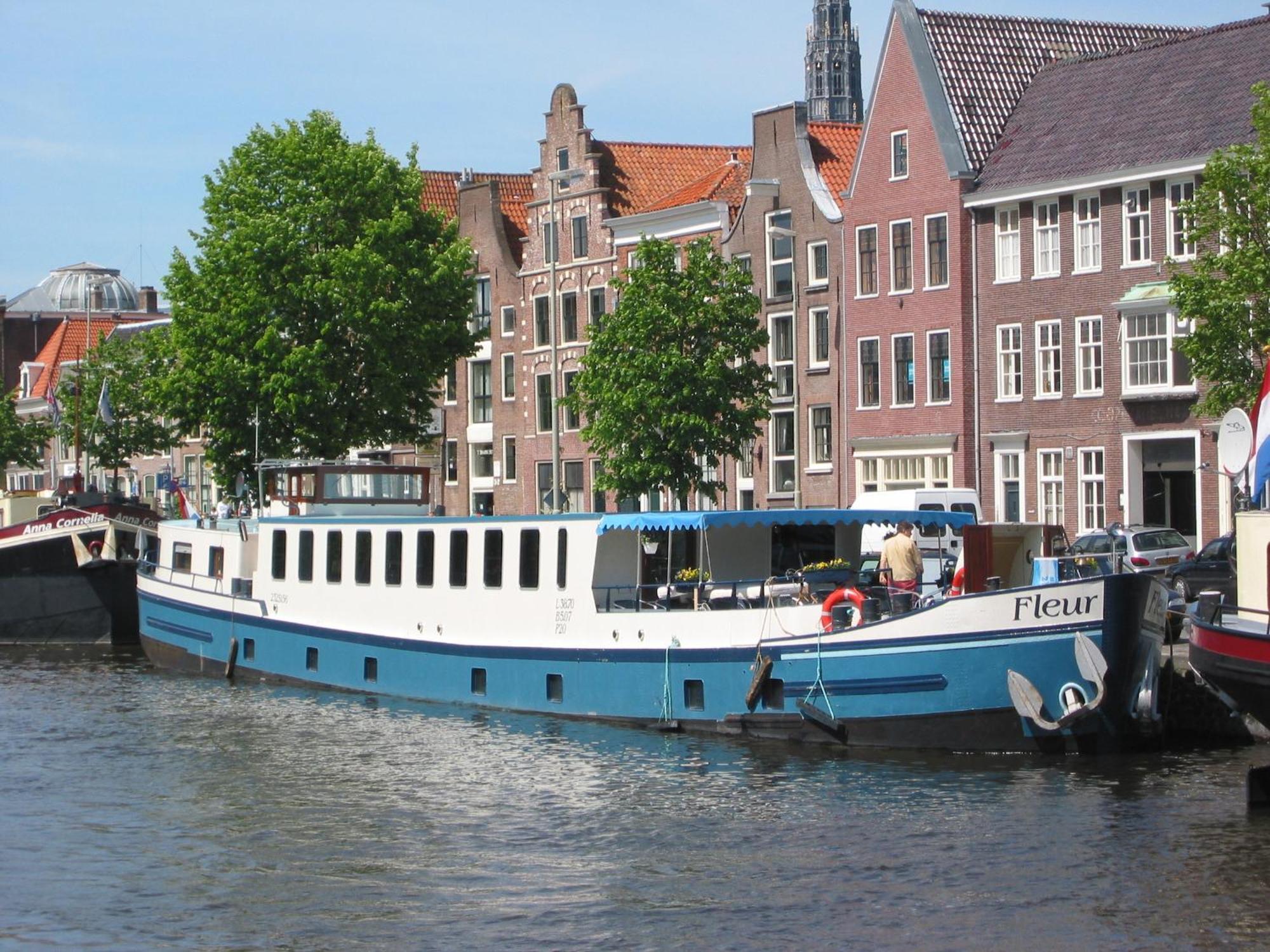 Hotelboat Fleur Amsterdam Exterior photo