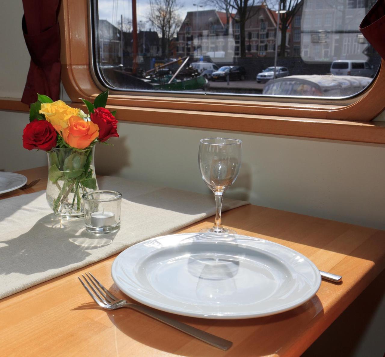 Hotelboat Fleur Amsterdam Exterior photo